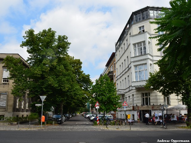 Derfflingerstraße in Berlin von der Kurfürstenstraße im Jahr 2013